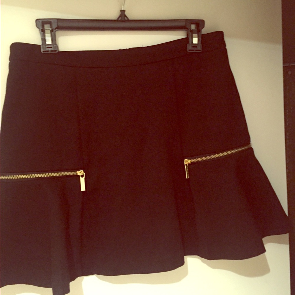 Mini skirt with zippers